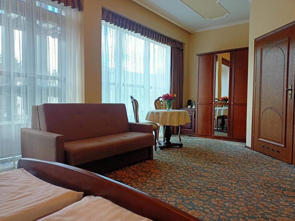 Hotel Victoria Cechini à Krynica-Zdrój Extérieur photo