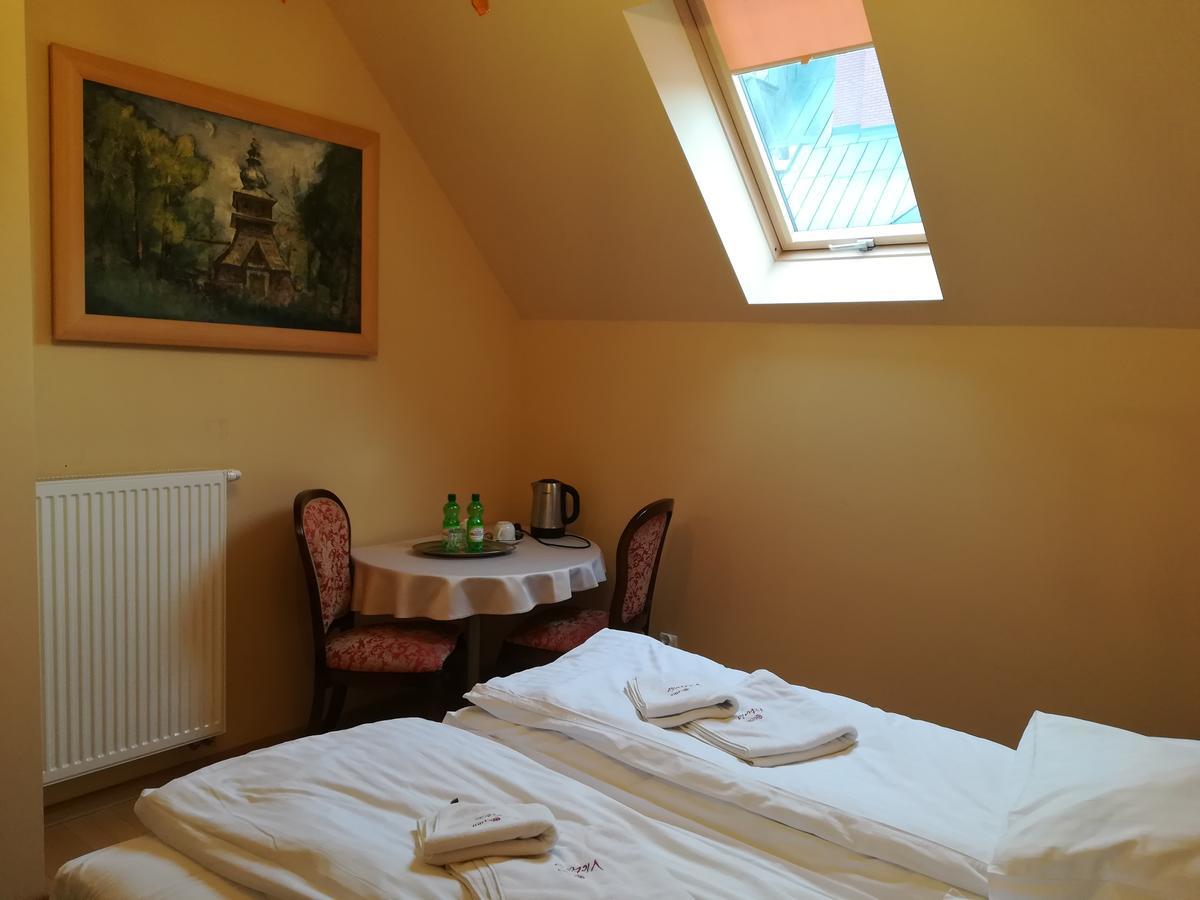 Hotel Victoria Cechini à Krynica-Zdrój Extérieur photo