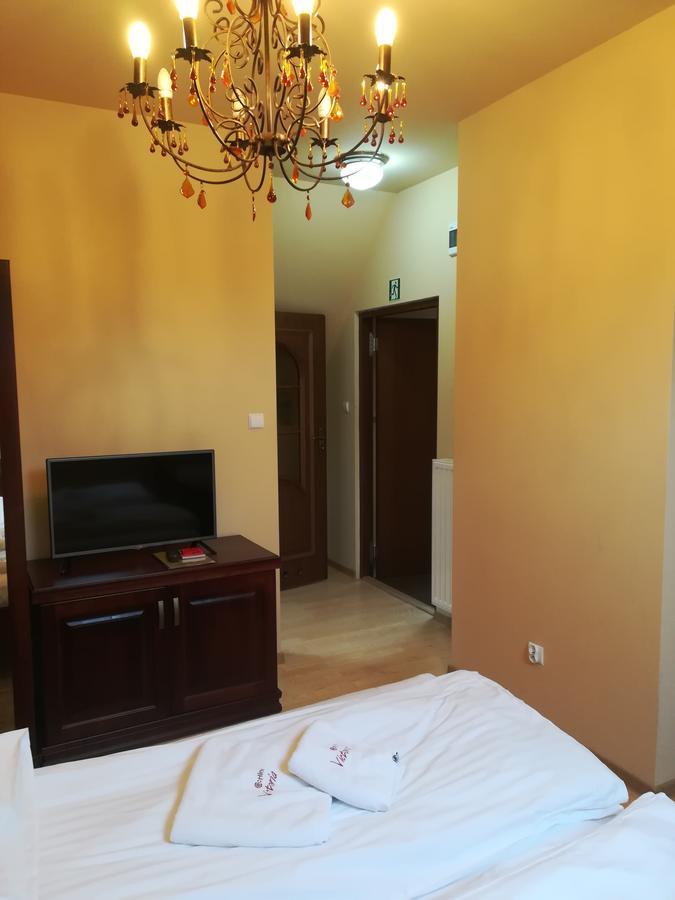 Hotel Victoria Cechini à Krynica-Zdrój Extérieur photo