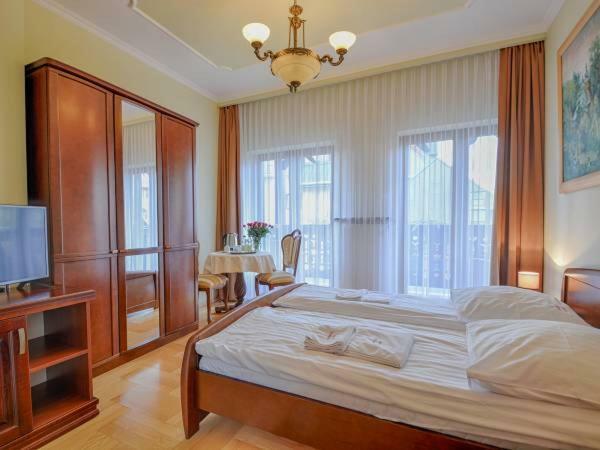Hotel Victoria Cechini à Krynica-Zdrój Extérieur photo