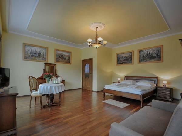 Hotel Victoria Cechini à Krynica-Zdrój Extérieur photo